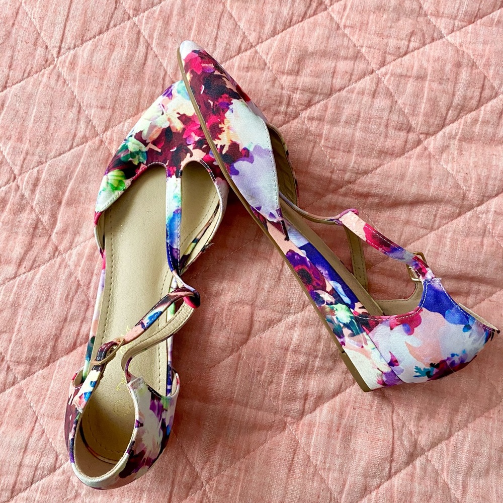 T strap floral flats size 10